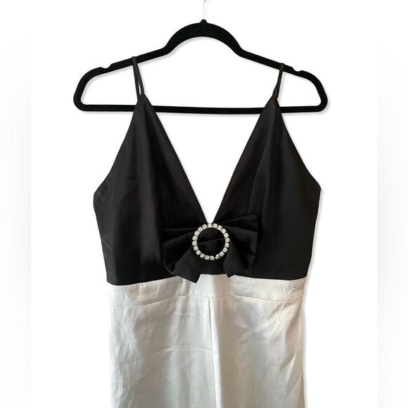 NBD Quenby Jumpsuit Black & Ivory satin bow accent one piece party Revolve L - Picture 6 of 13